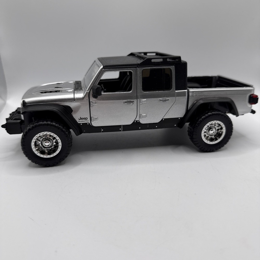 JADA TOYS 2020 Jeep Gladiator 1:32 Pull‎ & Go pullback off road Diecast vehicle